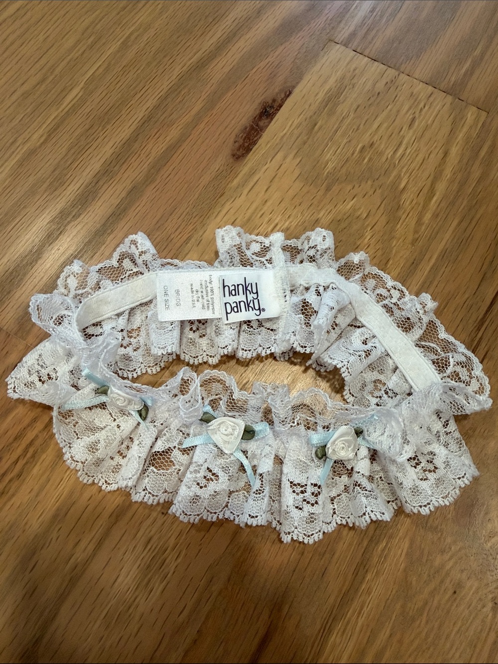Hanky Panky White Lace Bridal Garter with Rose Accents